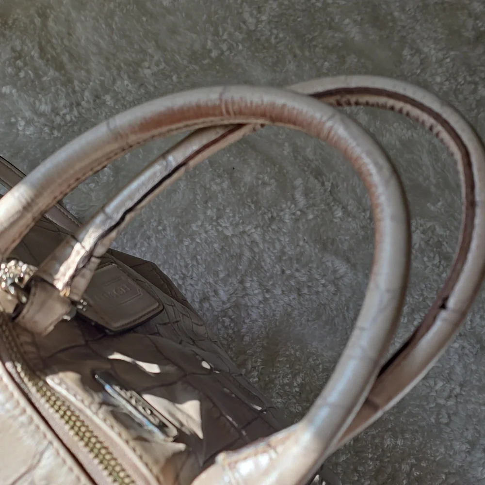 COACH Madison LINDSEY Croc Embossed Large Purse - Picture 5 of 16